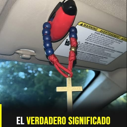 La razón Espiritual por la que Muchas Personas Colocan un Rosario en el Carro