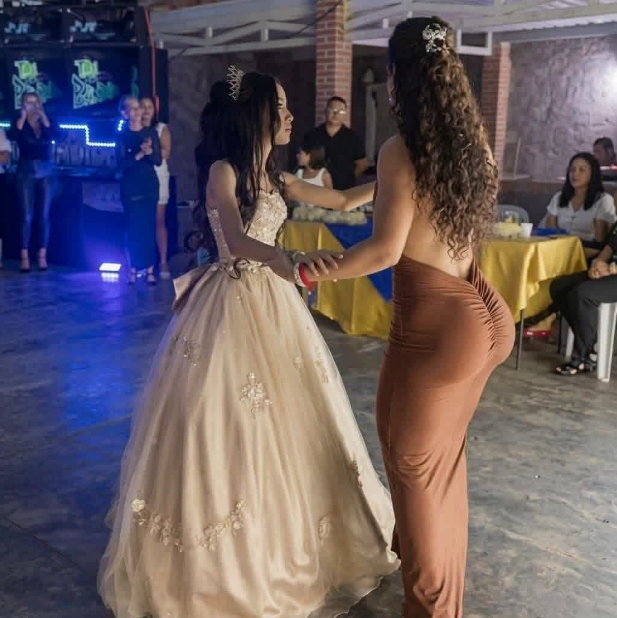 Foto Viral de la Fiesta de 15 Años: Que es lo que Realmente se Sabe